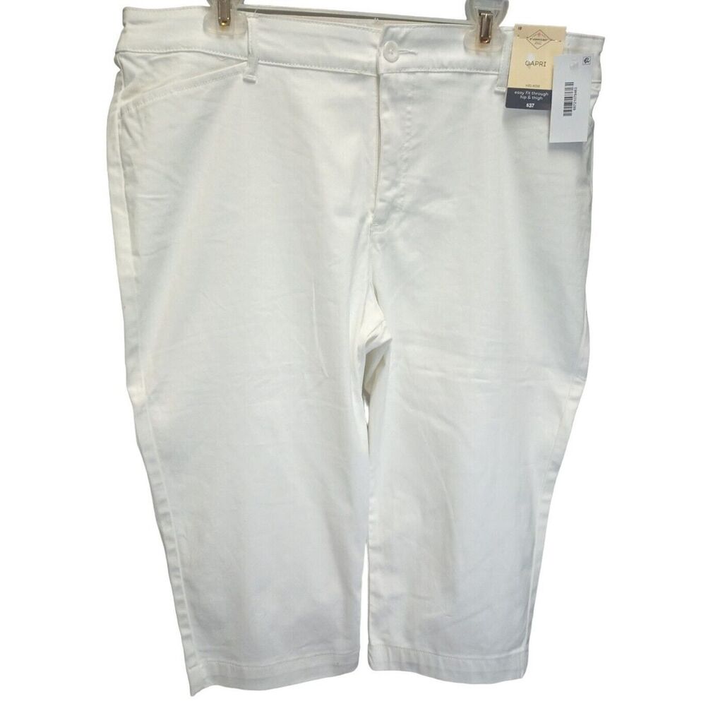 St John’s Bay Women's Pants Capri Mid-Rise White Zip button Up Size 18 New